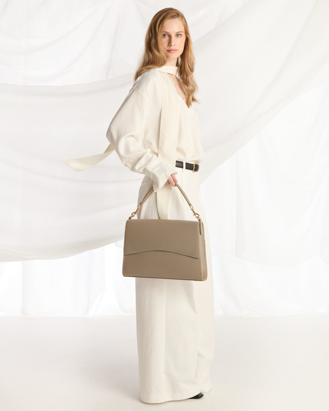 Classic Slim Briefcase - Clay/Gold