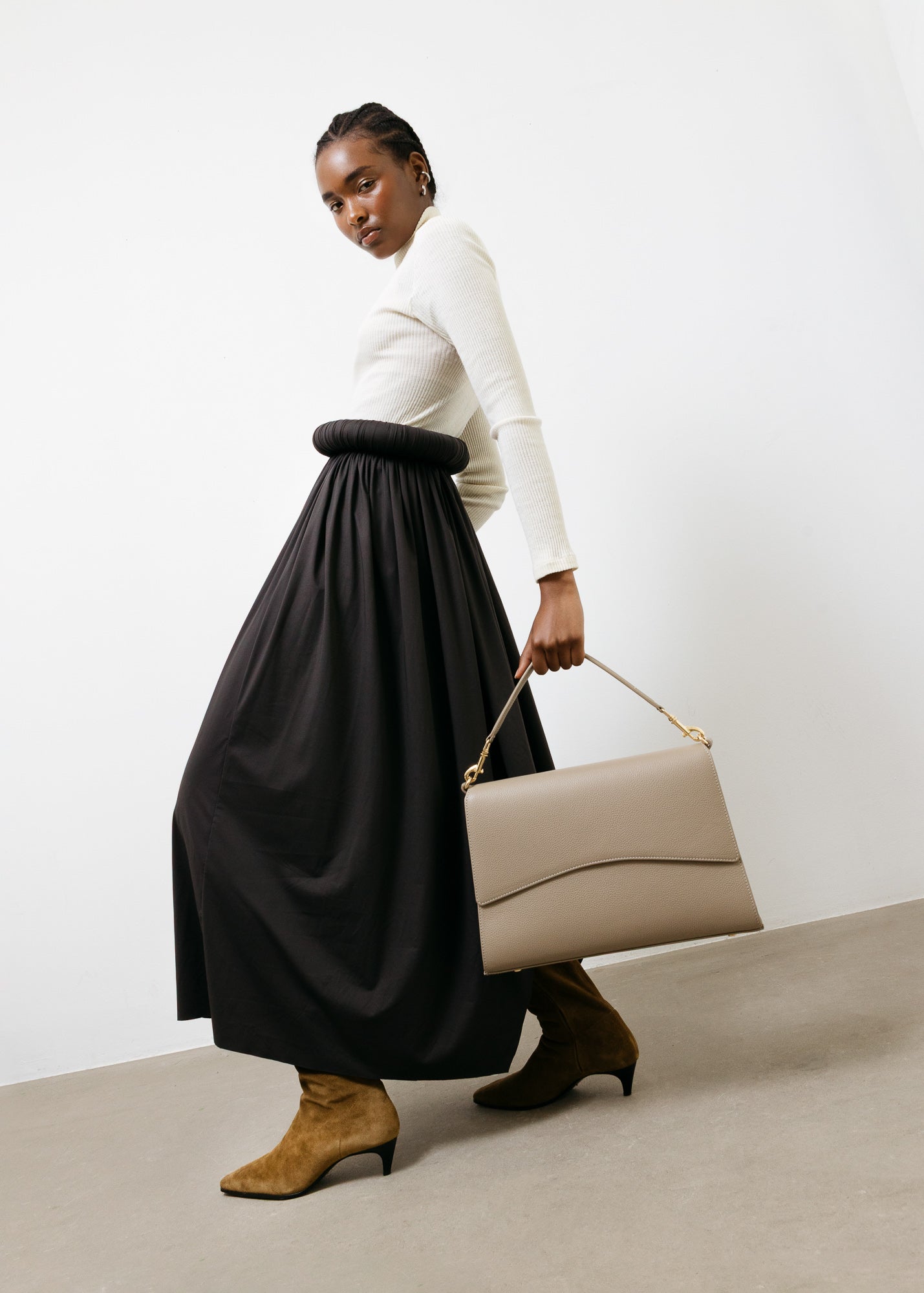 Classic Slim Briefcase - Clay/Gold