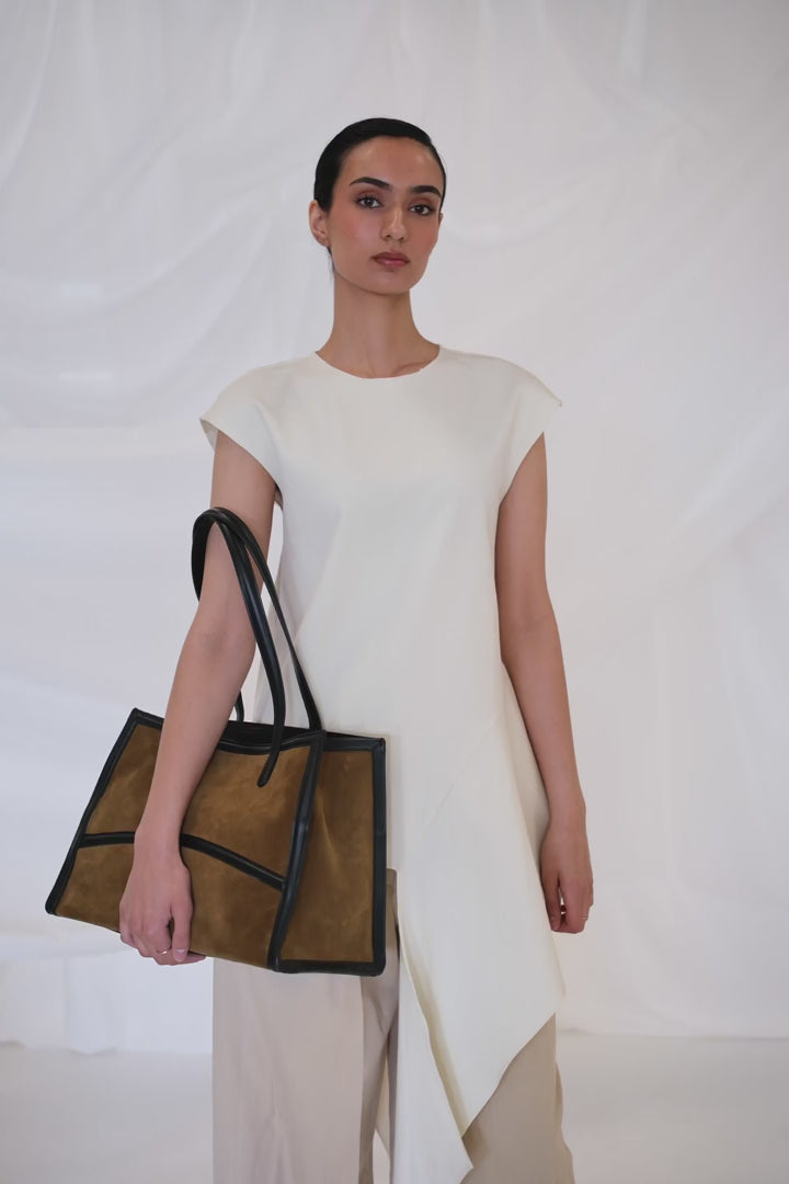 Capacious Tote - Pecan/Gold